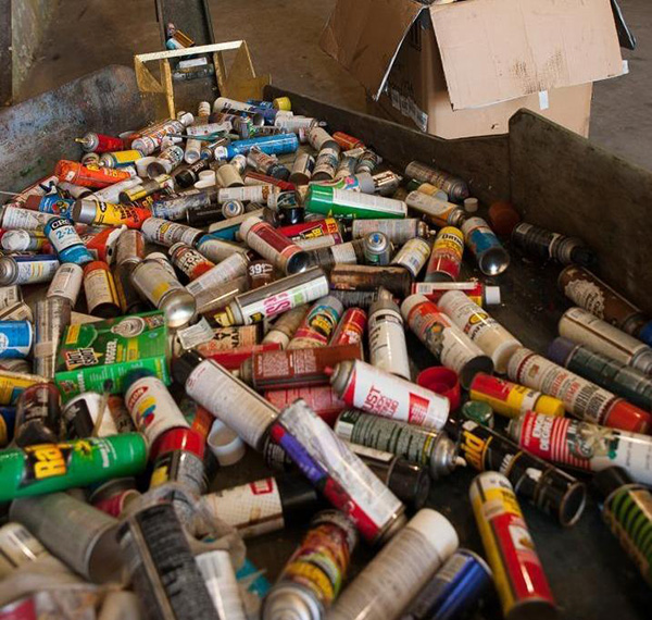 Aerosol cans Quebec